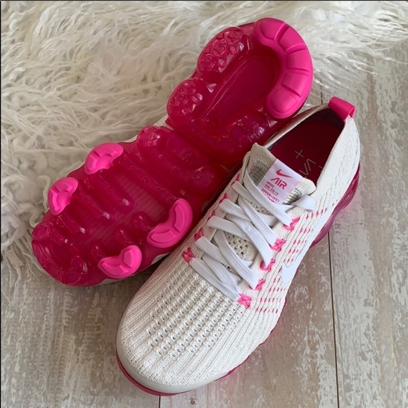 NWT Nike Air Vapormax Flyknit - Picture 7 of 7